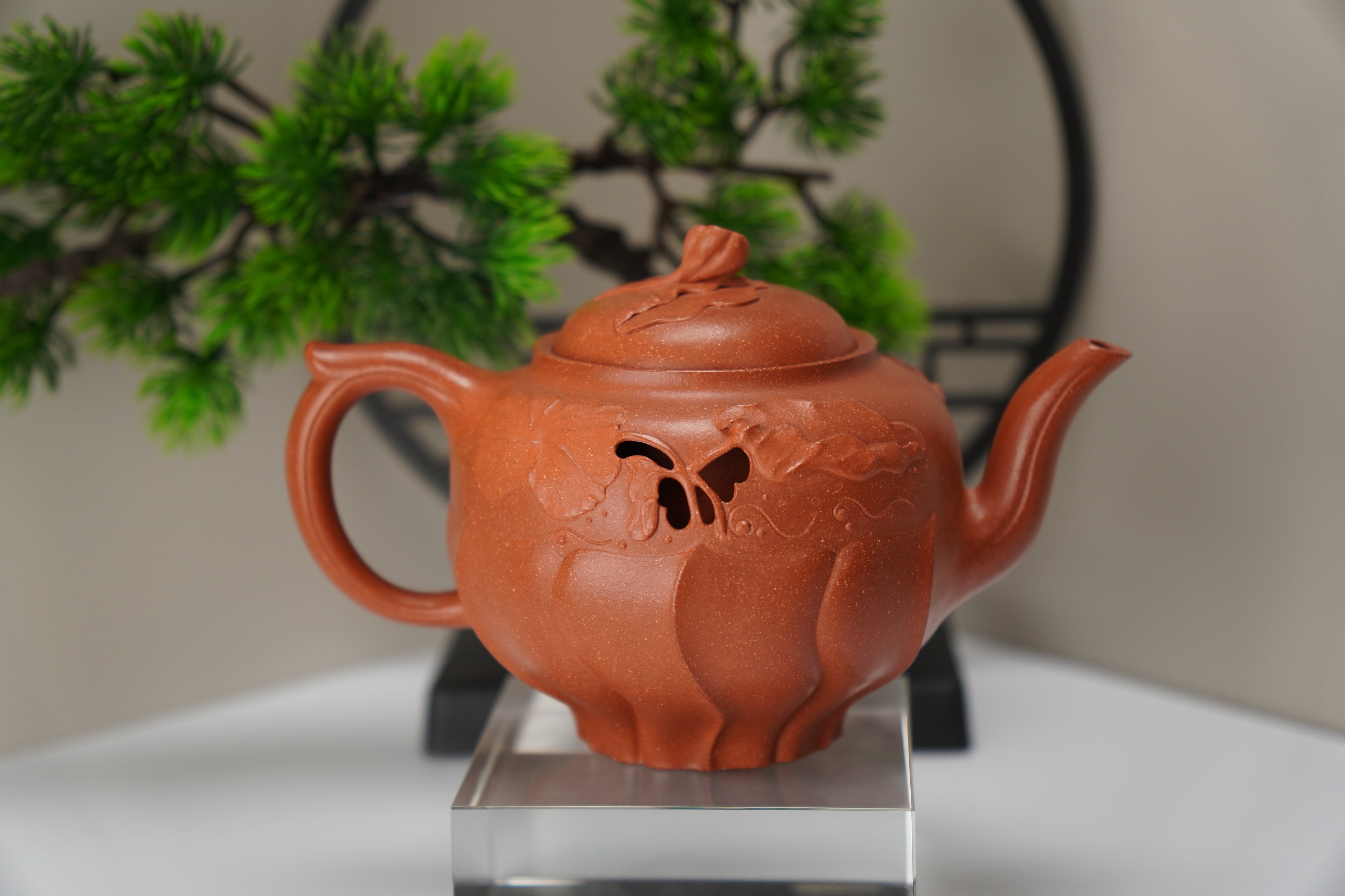 A Zisha teapot that has won a gold award
